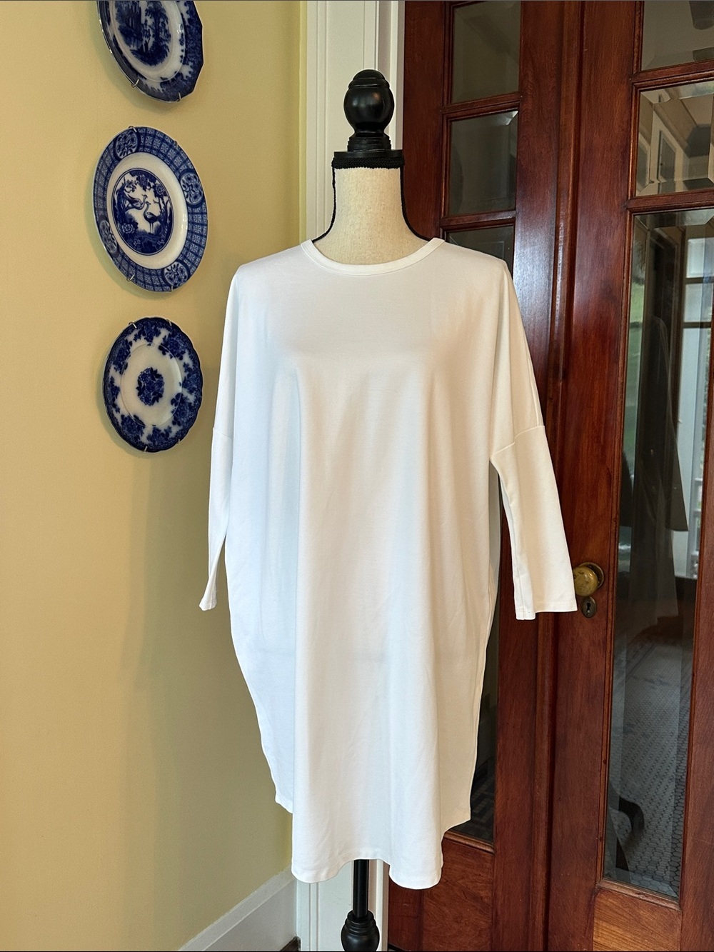 Pomander Place | White Oversized Long Sleeve Crewneck T-Shirt Dress, Size M/L